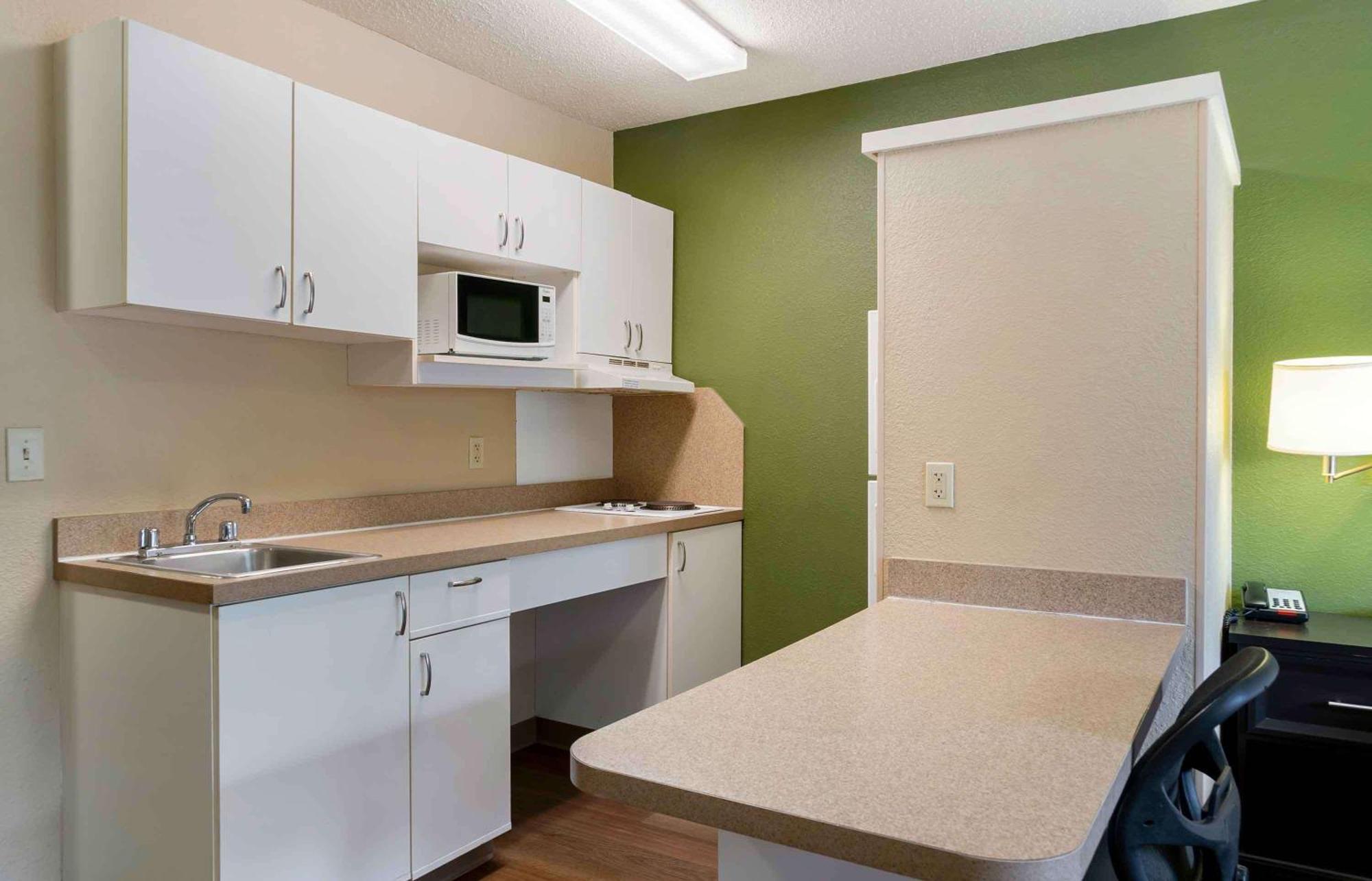 Extended Stay America Suites - Detroit - Мадісон-Гайтс Екстер'єр фото