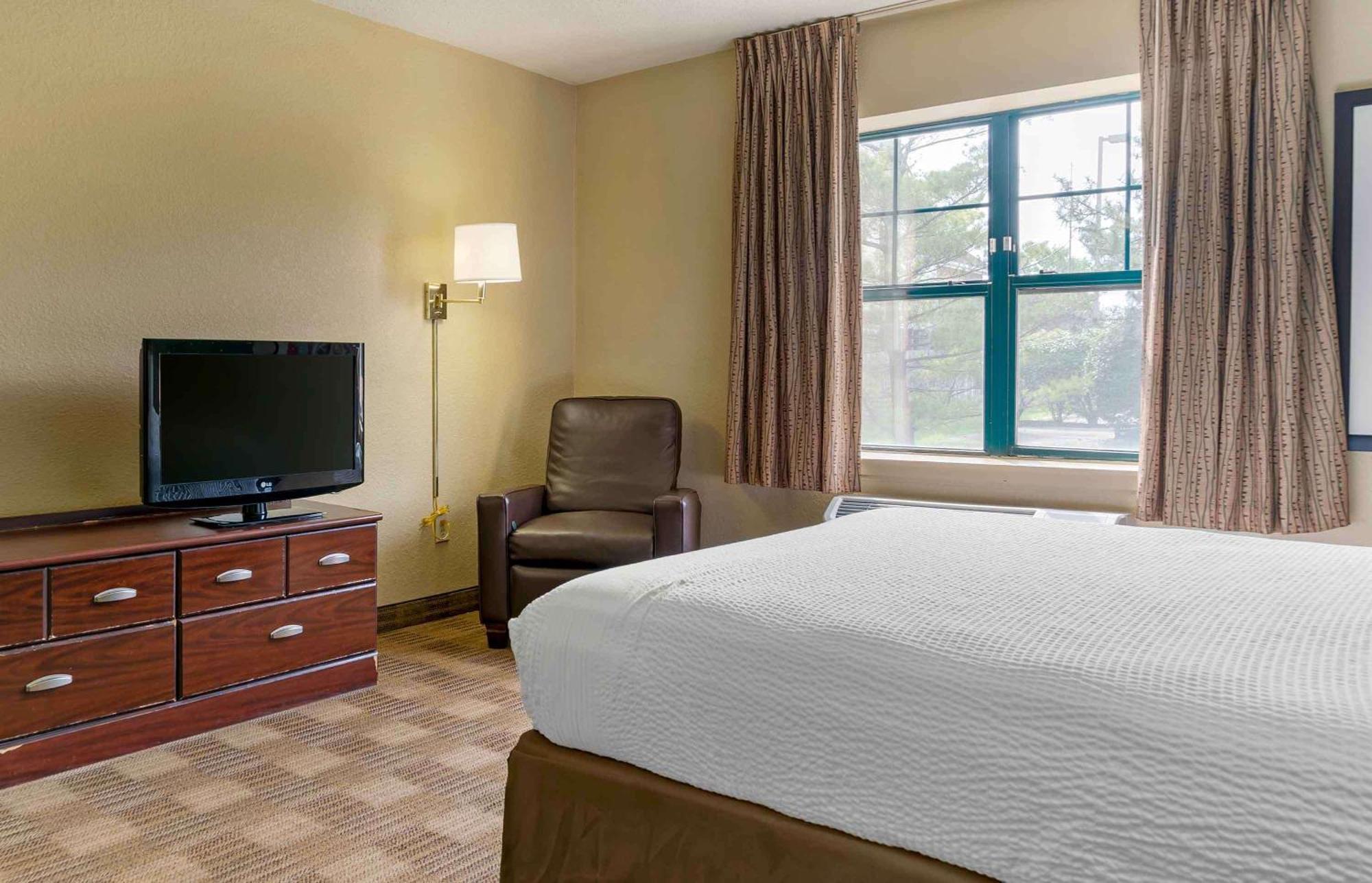 Extended Stay America Suites - Detroit - Мадісон-Гайтс Екстер'єр фото